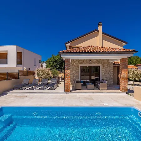 Сasa de vacaciones House Divna